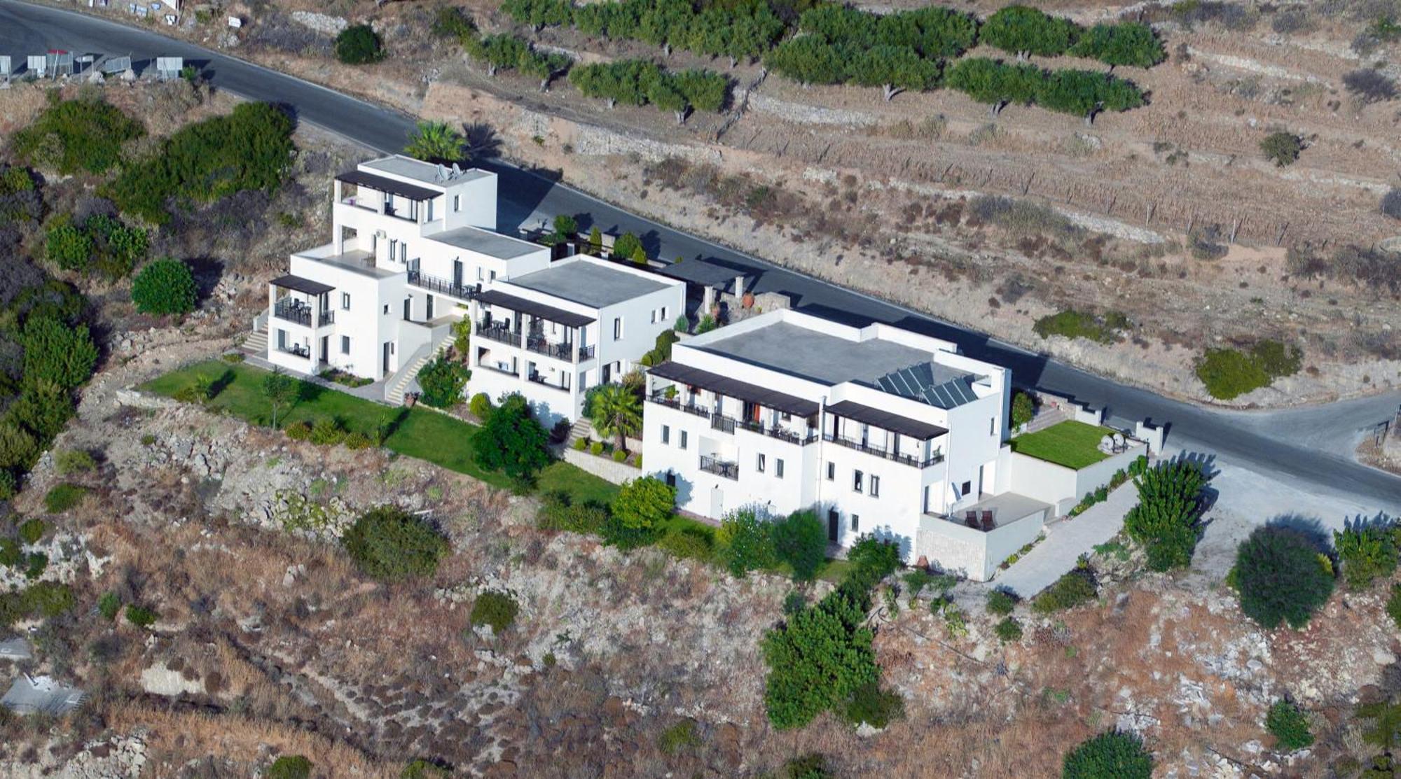 Roubini Apartments 法拉萨纳 外观 照片